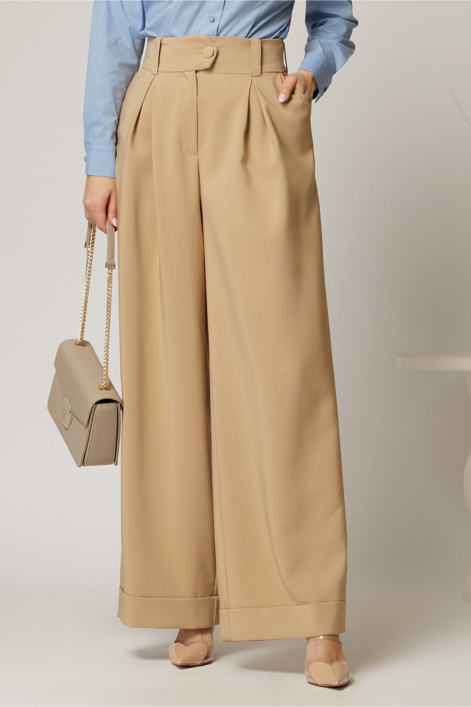 Pantaloni DY Fashion bej cu croi lejer