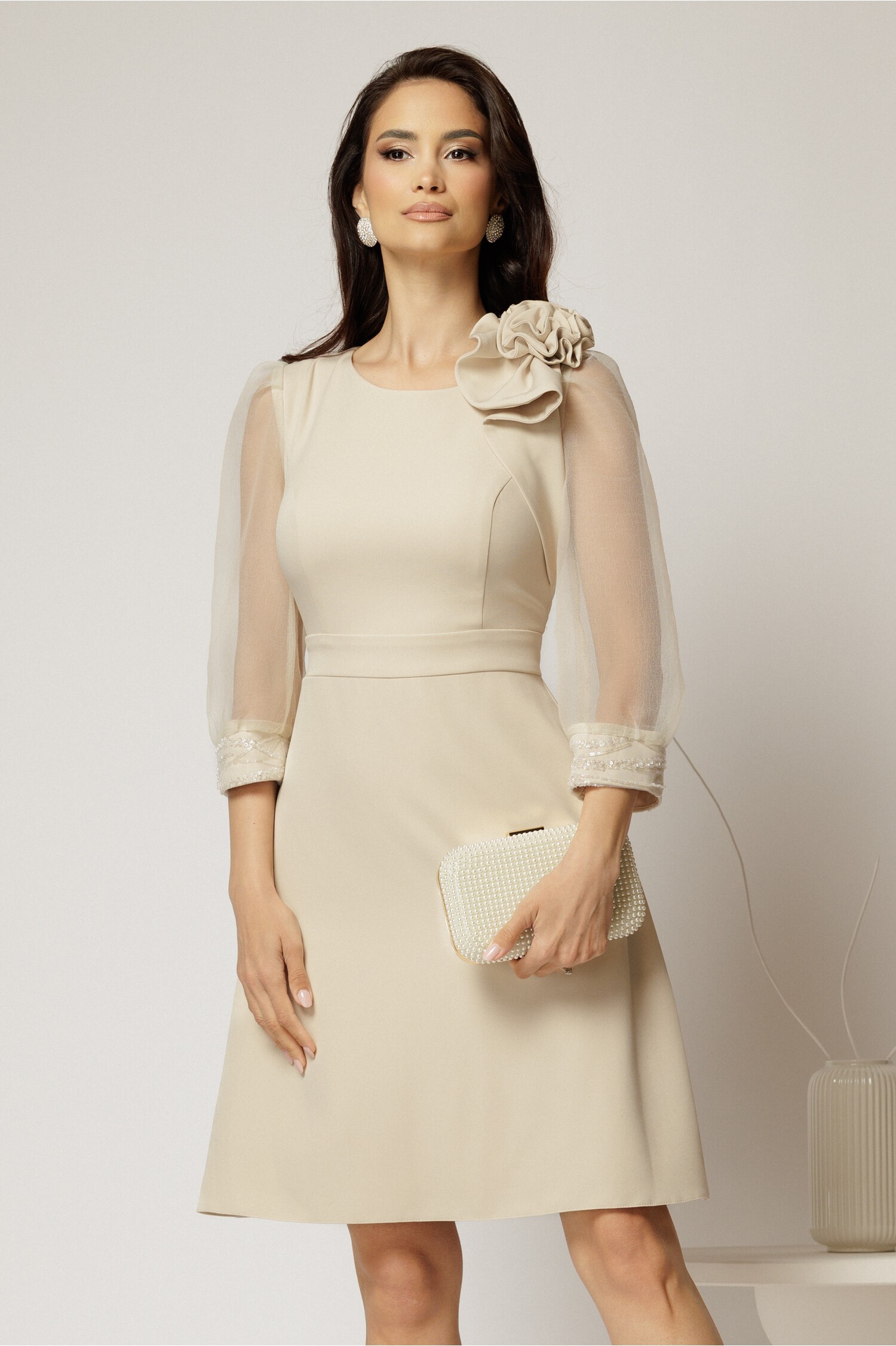 Rochie Bej Floral Organza | Eleganță și Stil
