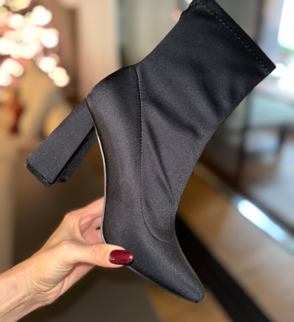 Botine Lopedia Negre 2 - Eleganță și Confort - imagine 1