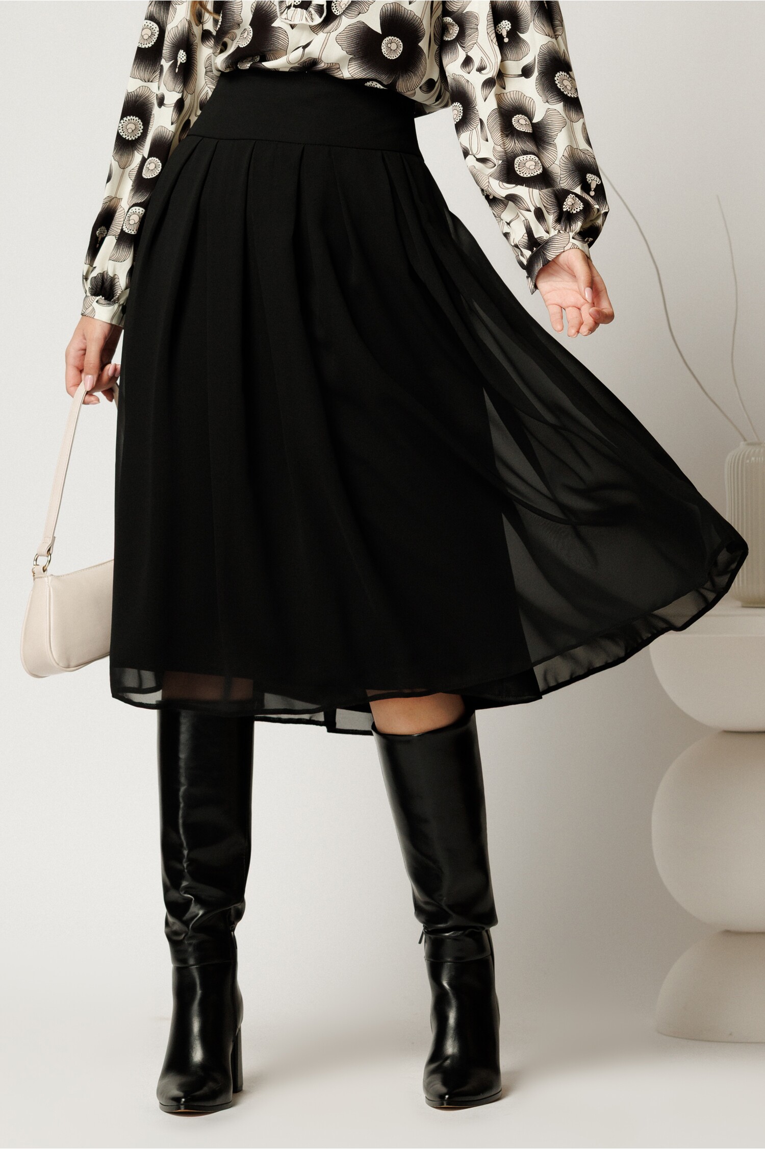 Fusta Neagra din Voal cu Pliuri | Stil Versatil - imagine 2