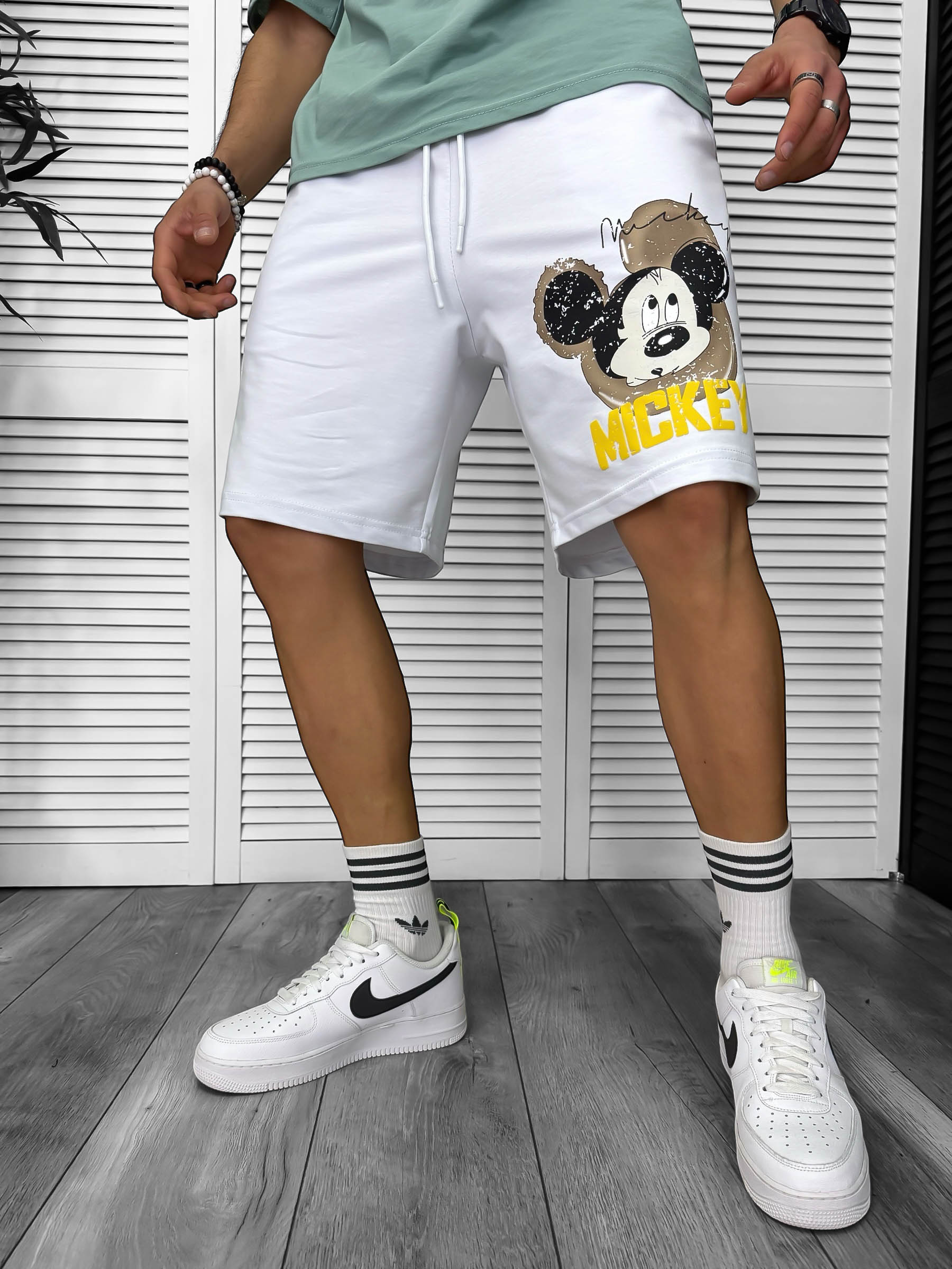 Pantaloni Scurti Trening Barbati Albi Model Nou