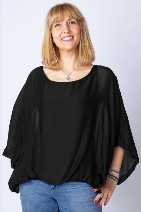 Bluza neagra din matase si vascoza cu maneca fluture