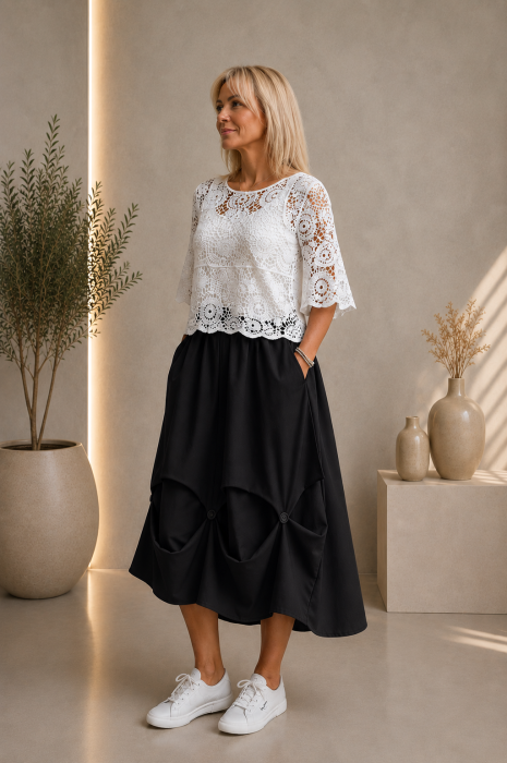Fusta ampla din jerseu cu drapaj sculptural si talie elastica, neagra