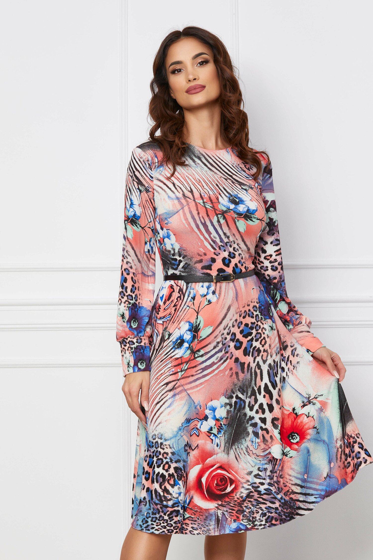 Rochie Dy Fashion roz somon cu decupaj