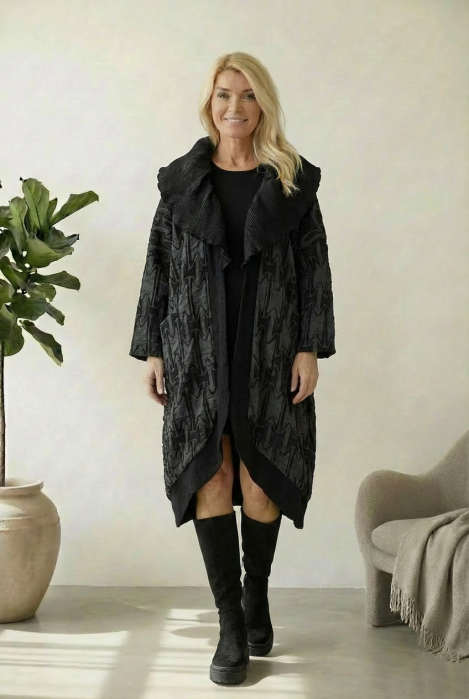 Jacheta H-4 Neagra Oversize cu Guler Plisat