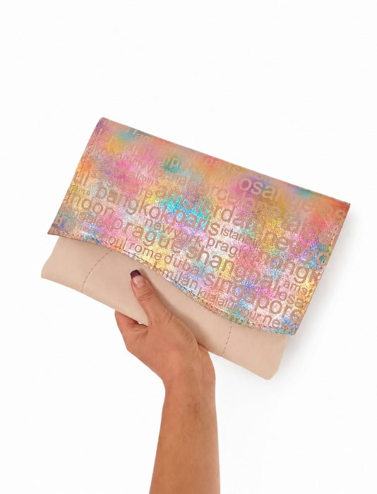 Plic handmade  din piele naturala ivoire  , cu nume de orase inscriptionate