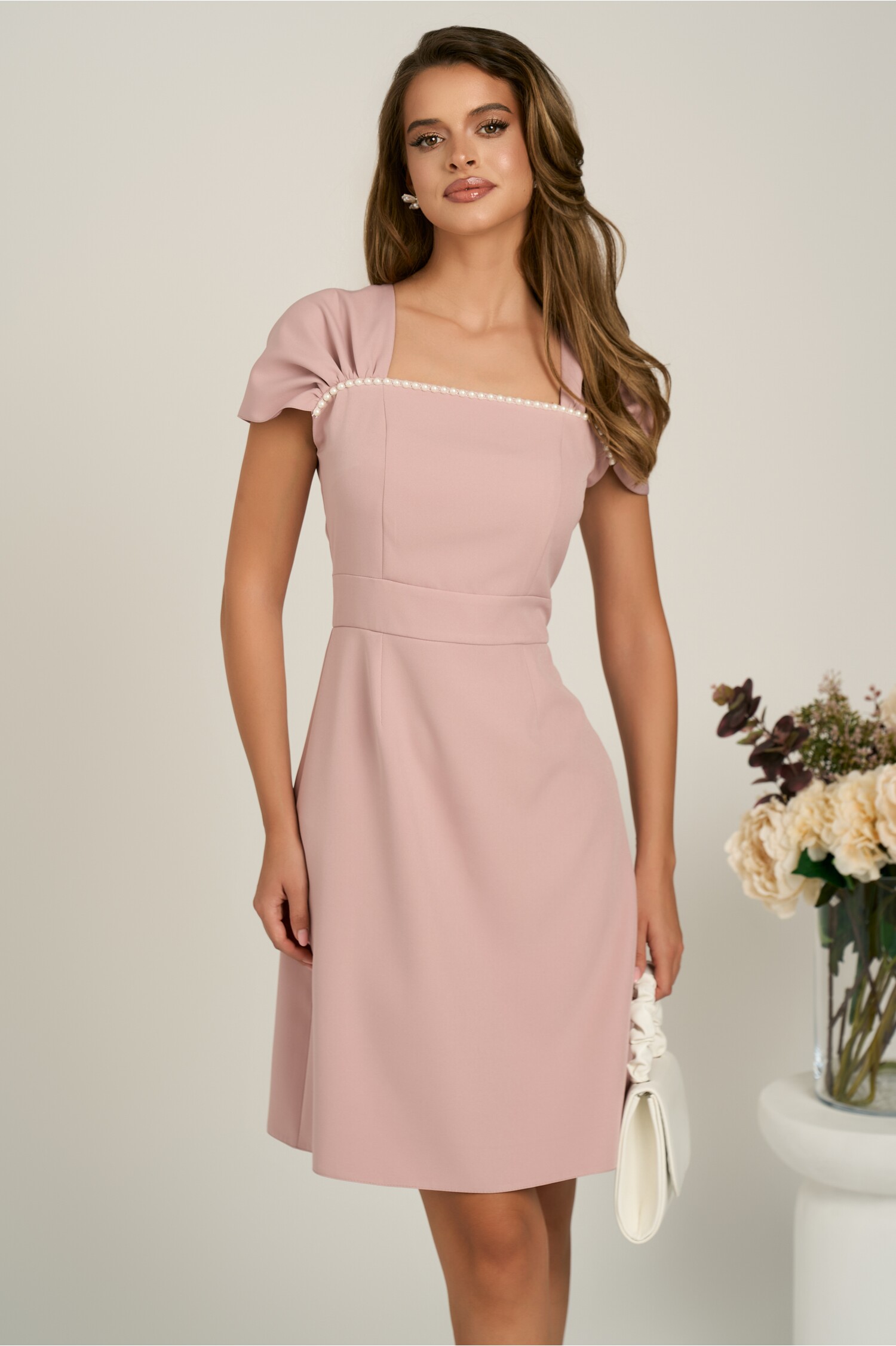 Rochie Roz Evazată cu Perlute - Eleganță Asigurată