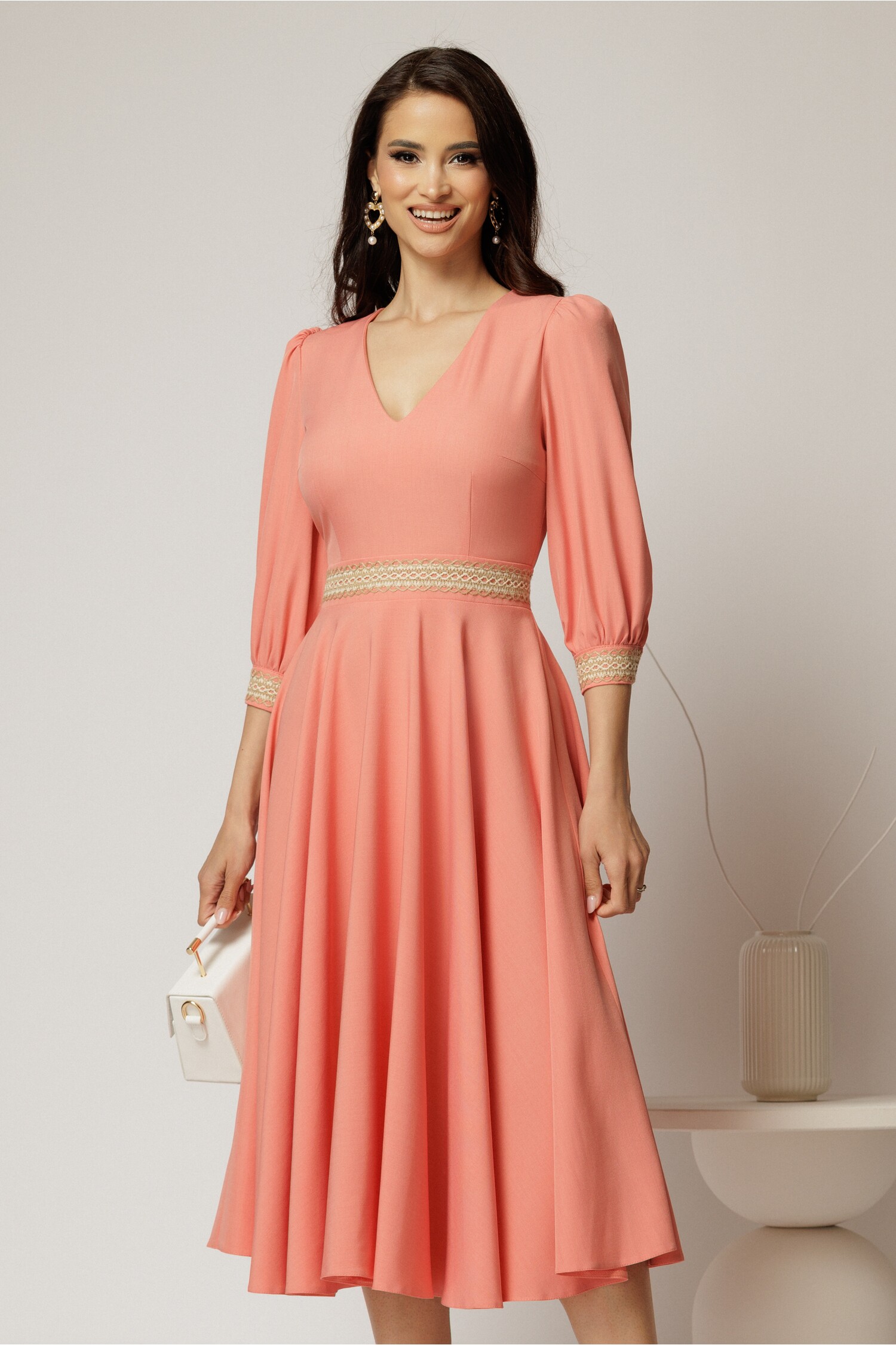 Rochie Midi Roz Somon cu Banda Decorativa
