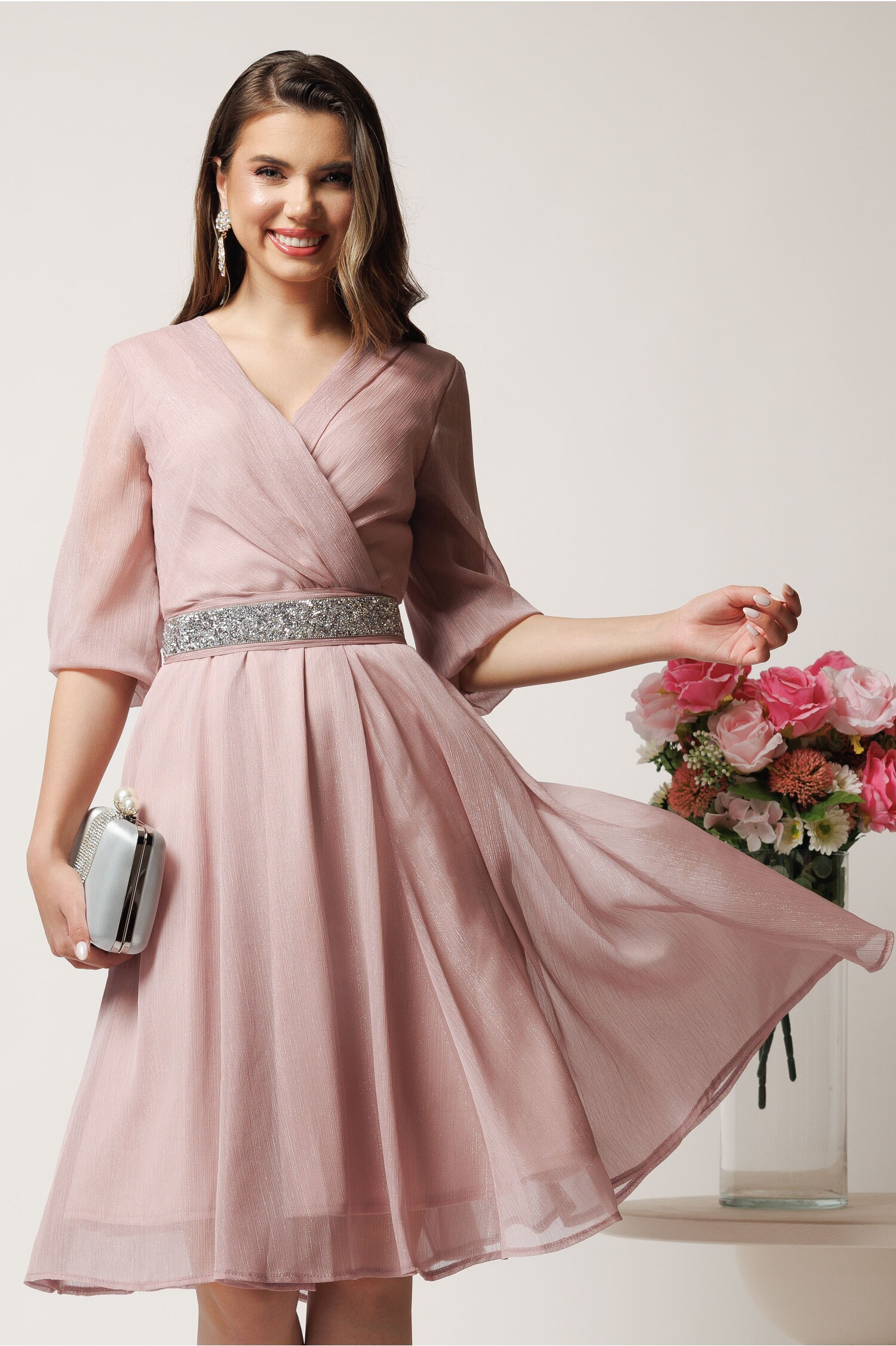 Rochie Julia Midi Roz cu Fir Lurex - Eleganță