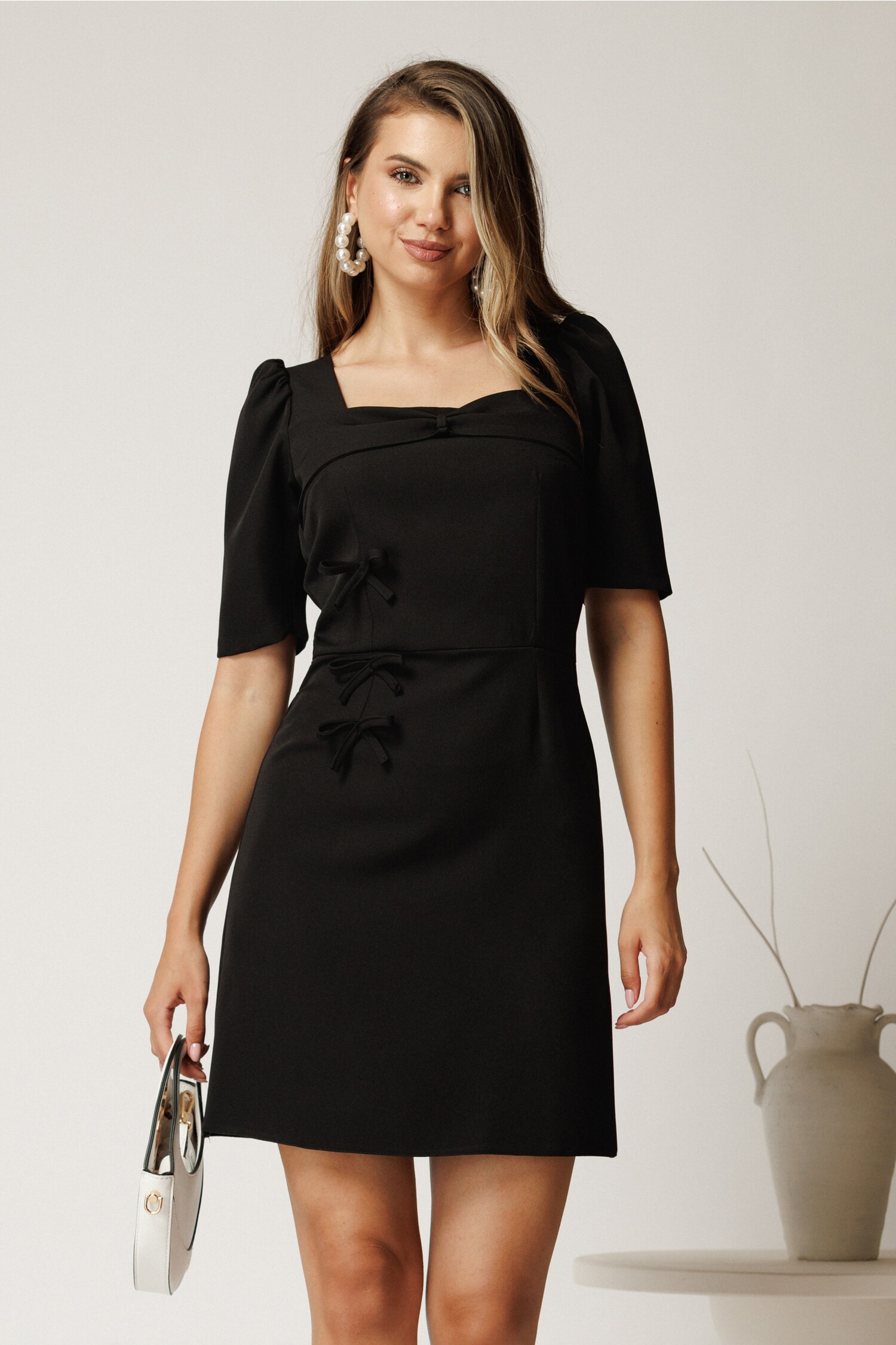 Rochie Neagră Stofă cu Fundite | Eleganță Urbană