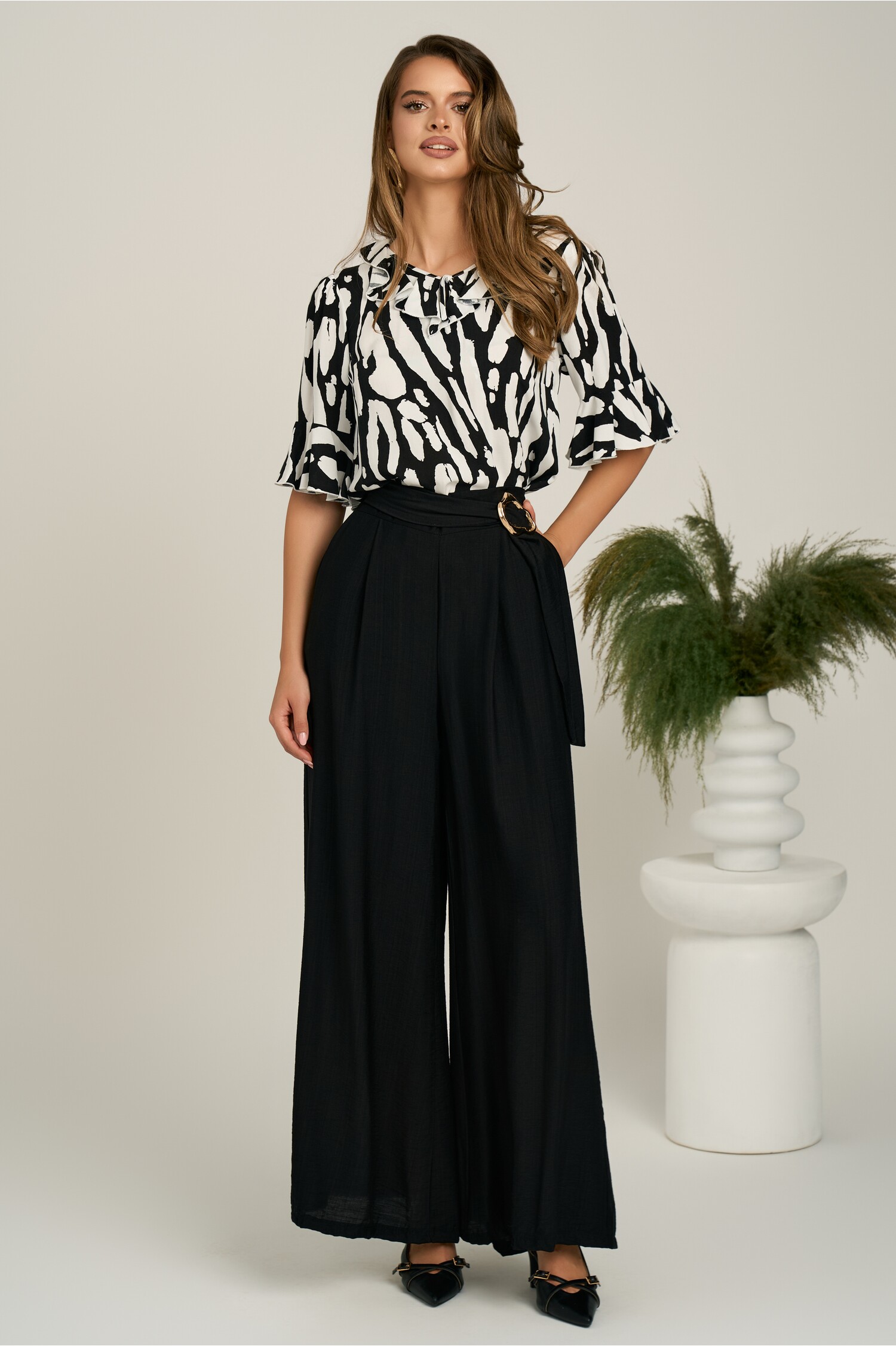 Pantaloni Viscosa Evazati - Confort si Stil