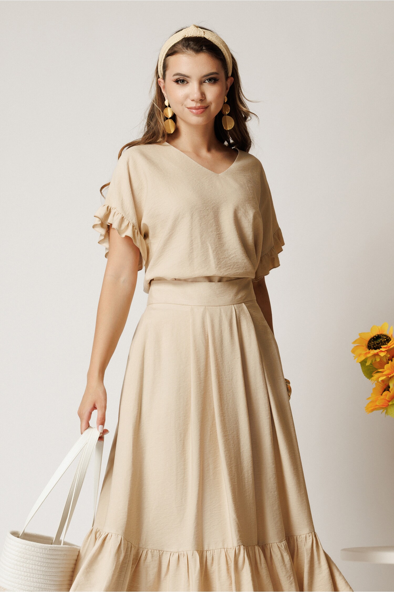 Bluza Bej Rayon cu Volanase - Eleganță și Confort