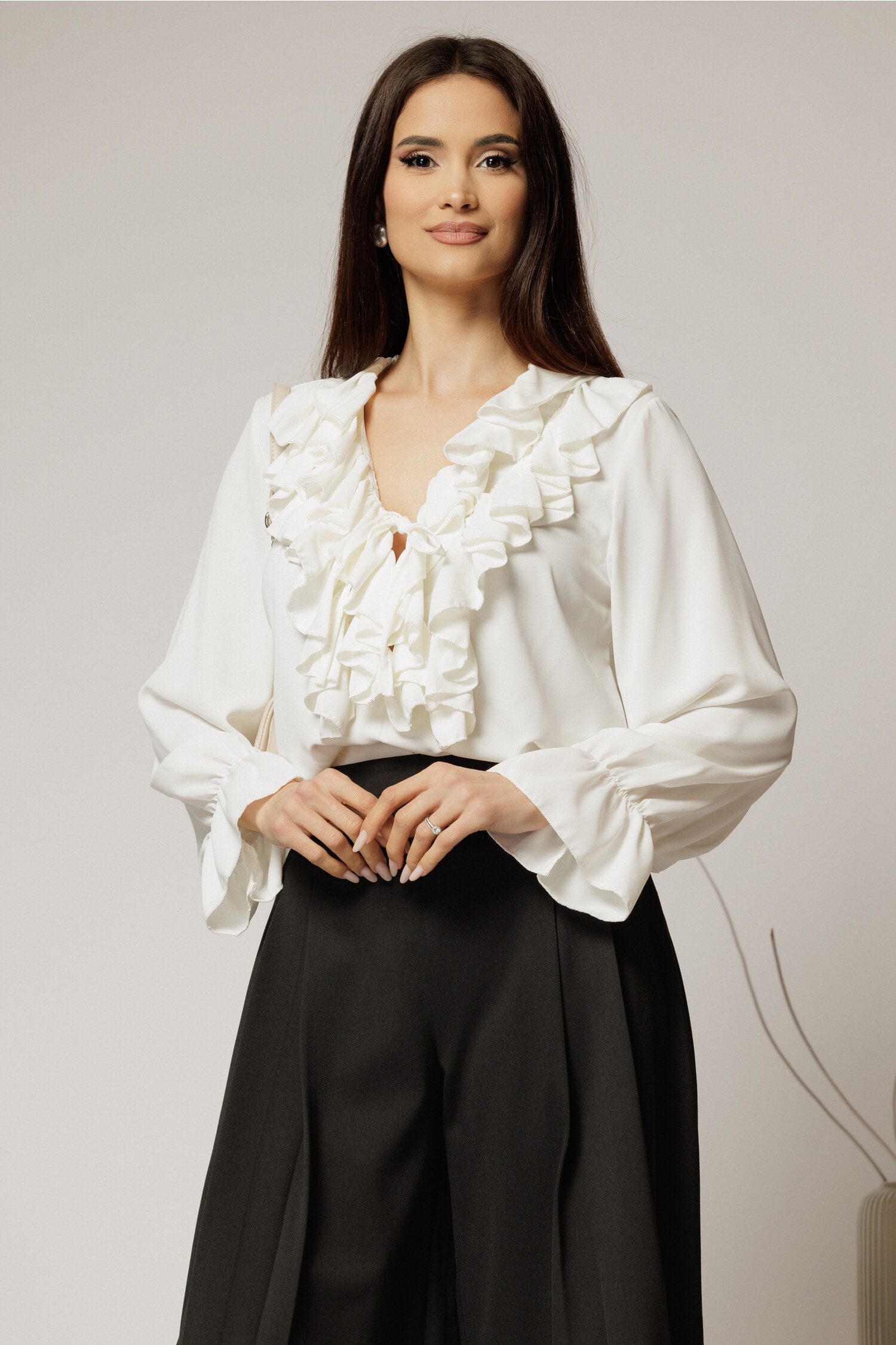 Cămăși Voal Albe Elegante cu Volanase și Decolteu V
