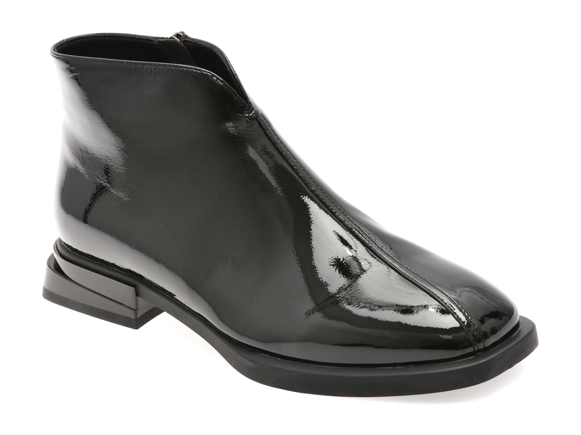 Ghete GRYXX negre din piele lacuita - Eleganță maximă