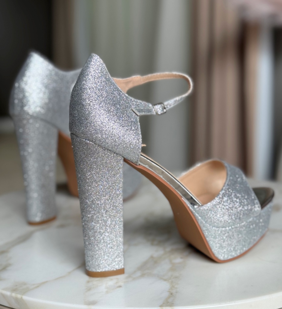 Sandale cu Toc Doan Argintii | Eleganță și Stil - imagine 2