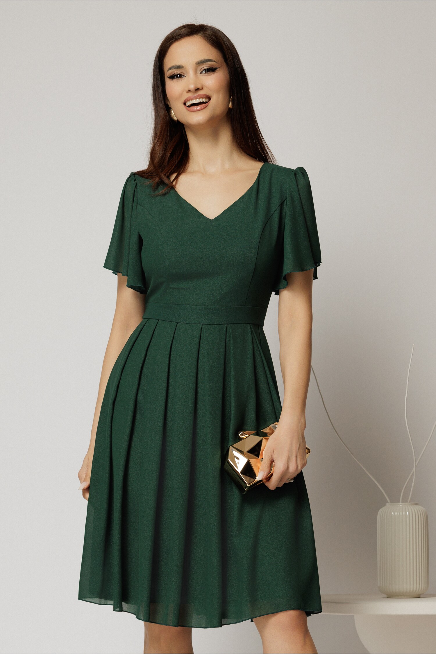 Rochie midi verde de ocazie din voal cu decolteu in V si pliuri pe fusta
