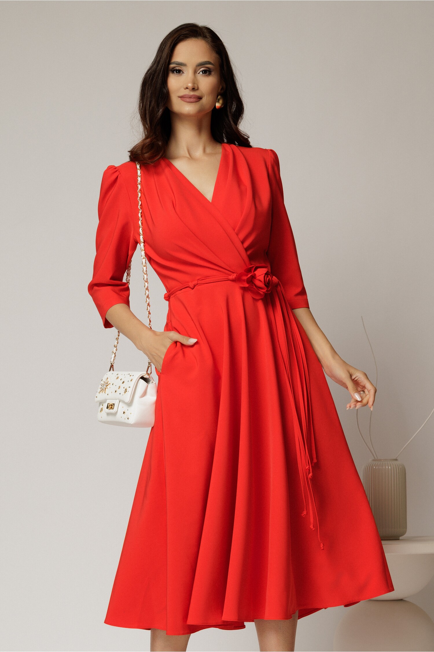 Rochie Midi Elegantă Corai cu Floare în Talie - imagine 2