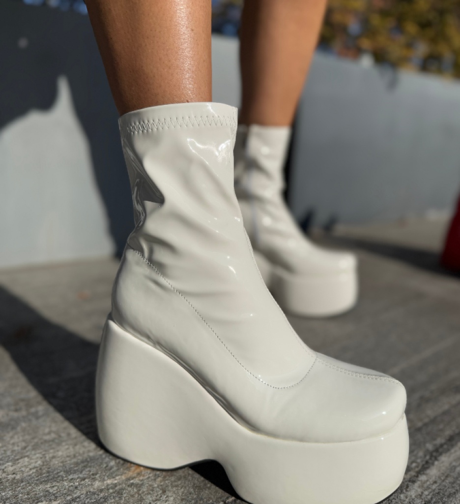 Botine Dama Cosmo Albe - Eleganță și Stil