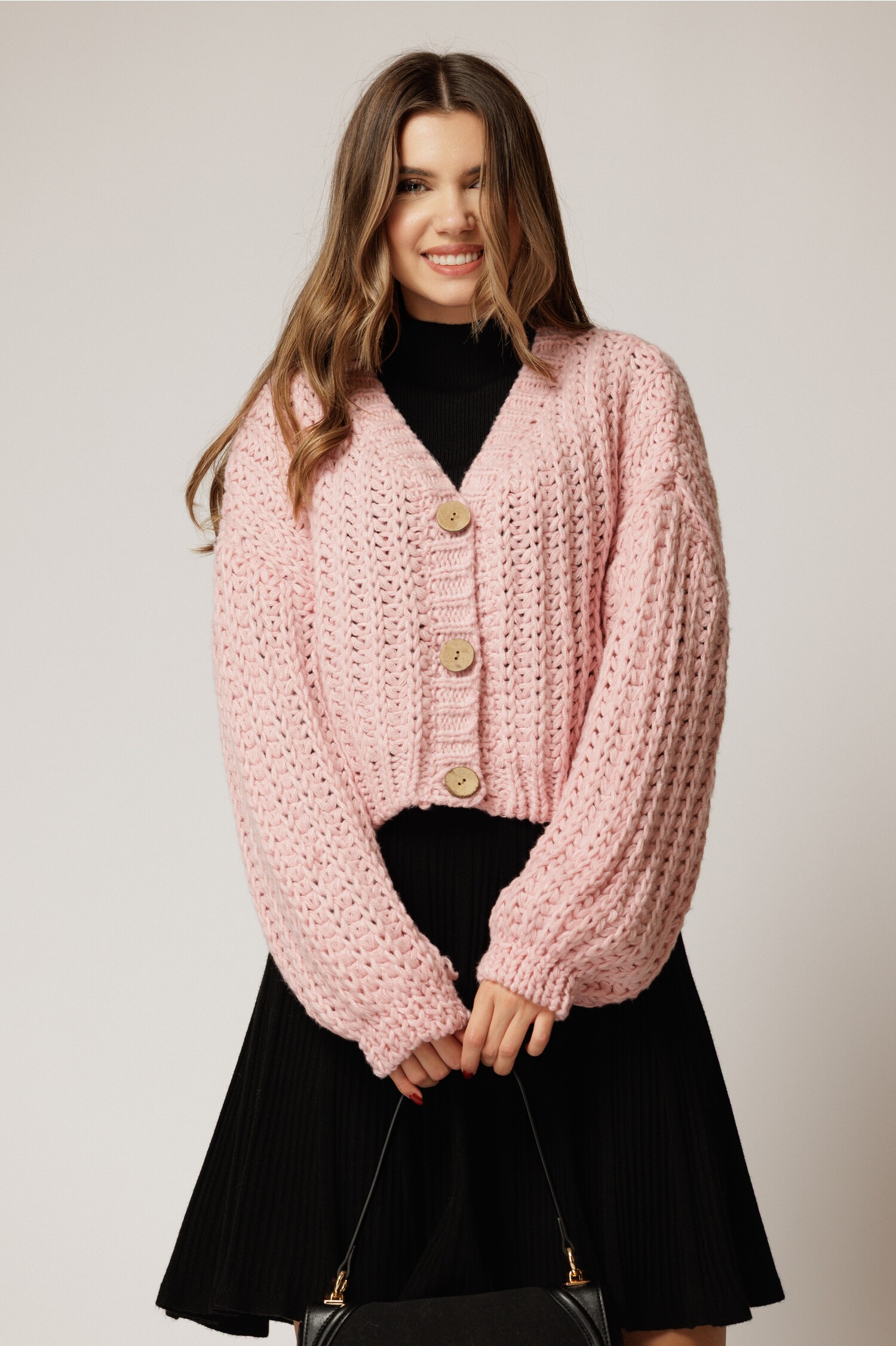 Pulover Roz Tricotat Lejer cu Nasturi