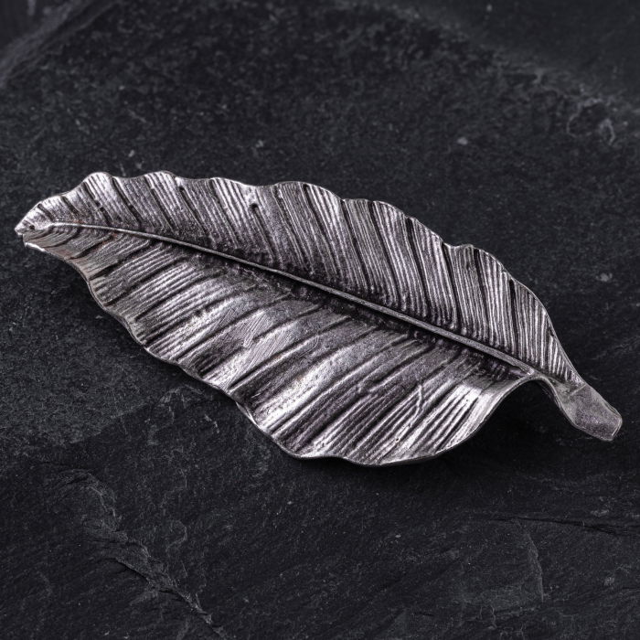 Brosa Frunză ZAMAC Shopika - Eleganță Naturală