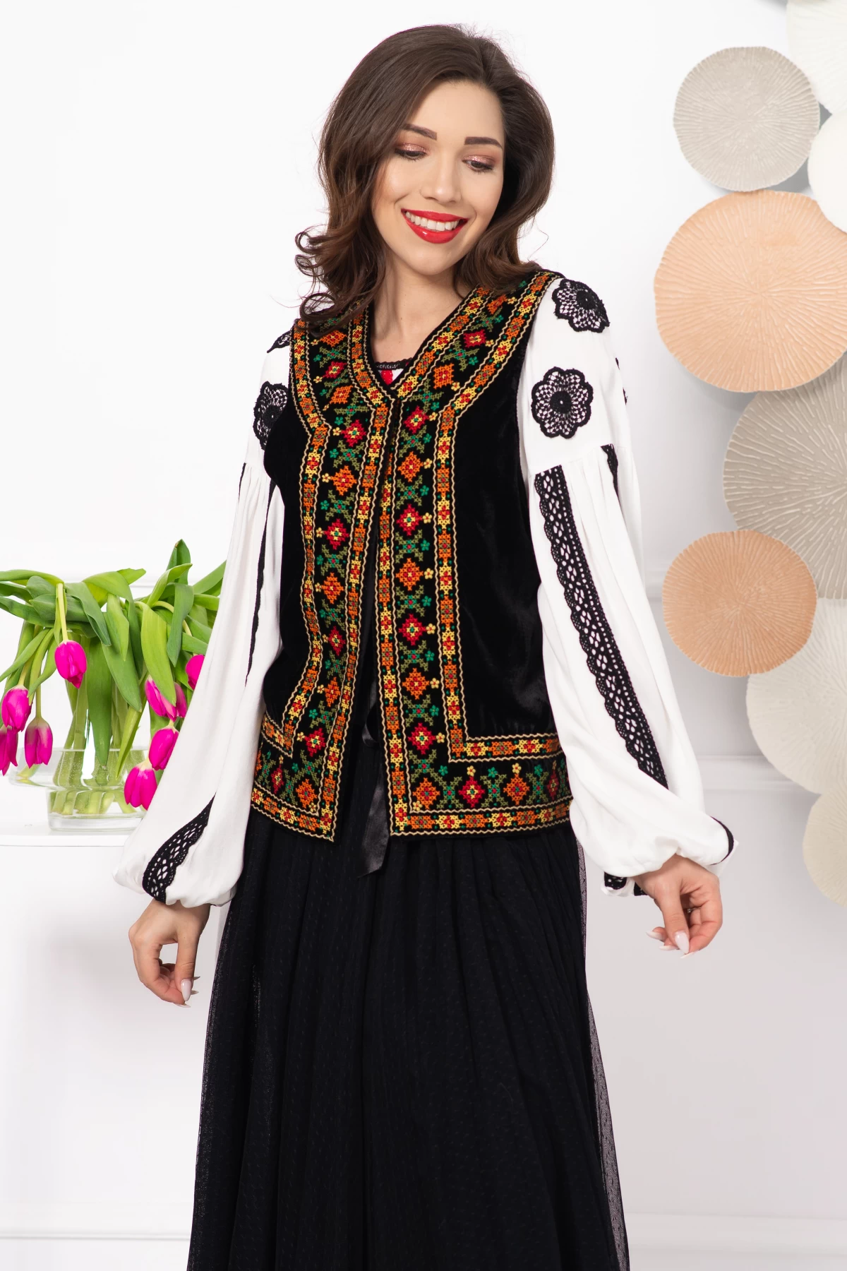 Vesta Traditional Creola Catifea Brodata