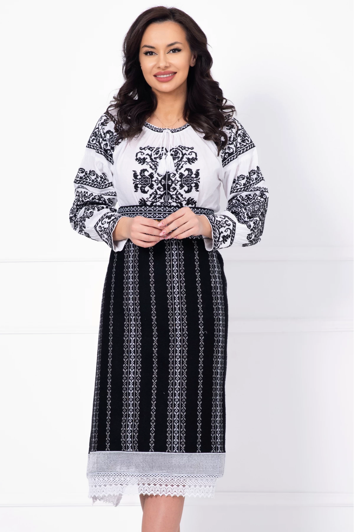 Catrinta Traditionala Brodata Argintiu | Set Comple