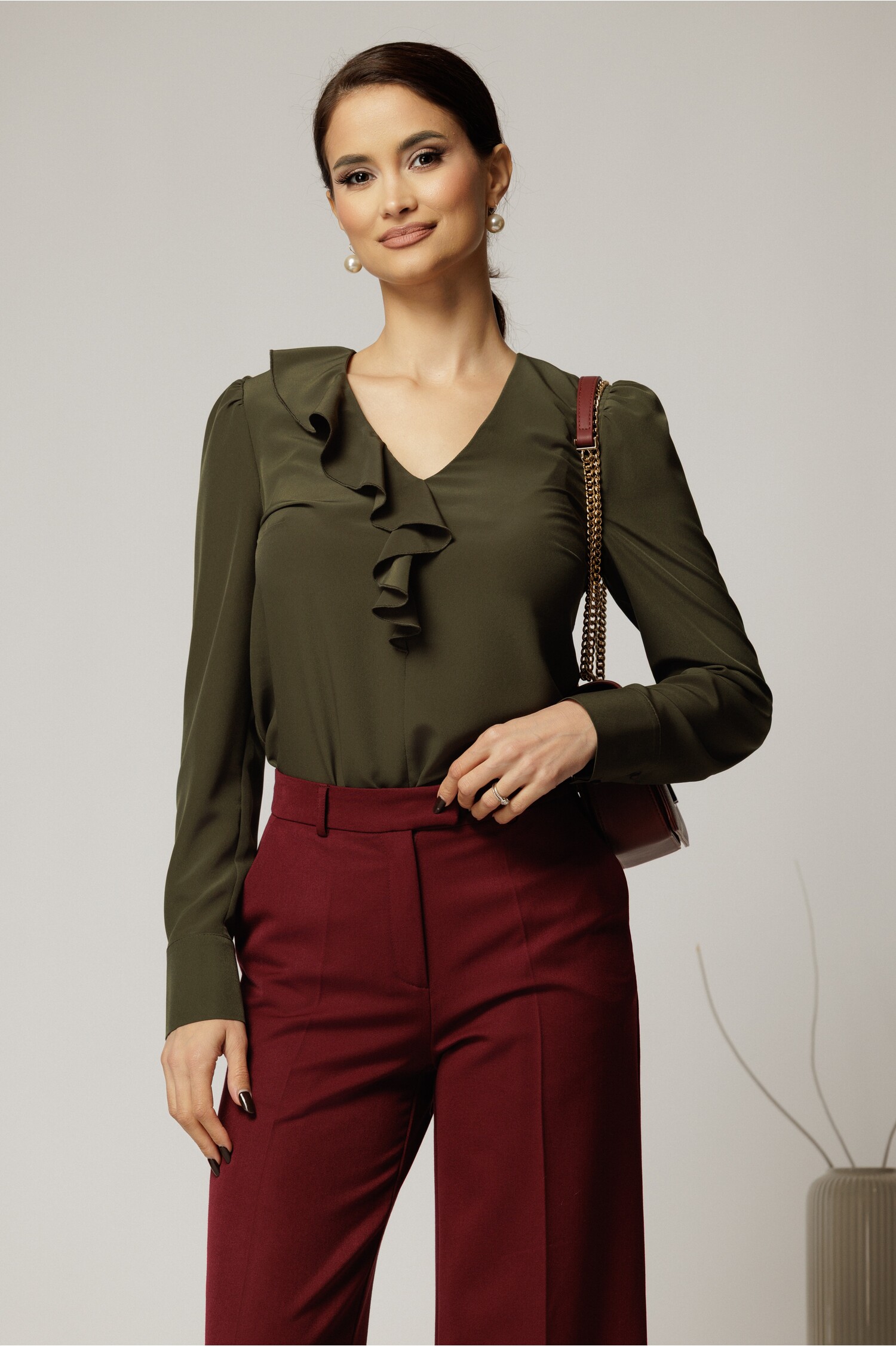 Bluza DY Fashion Kaki cu Volanas Eleganta