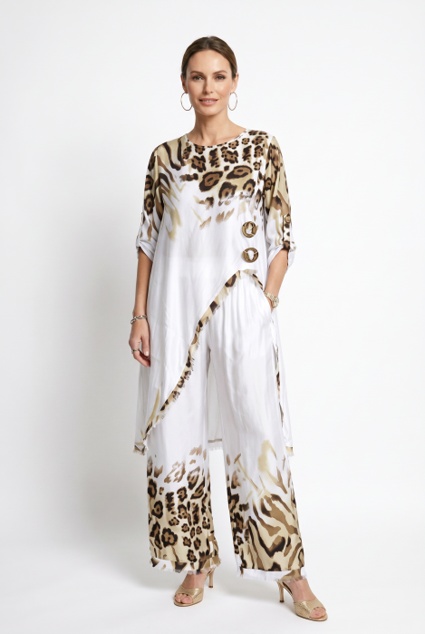 Compleu elegant din vascoza satinata cu imprimeu animal print si pantaloni palazzo alb-bej