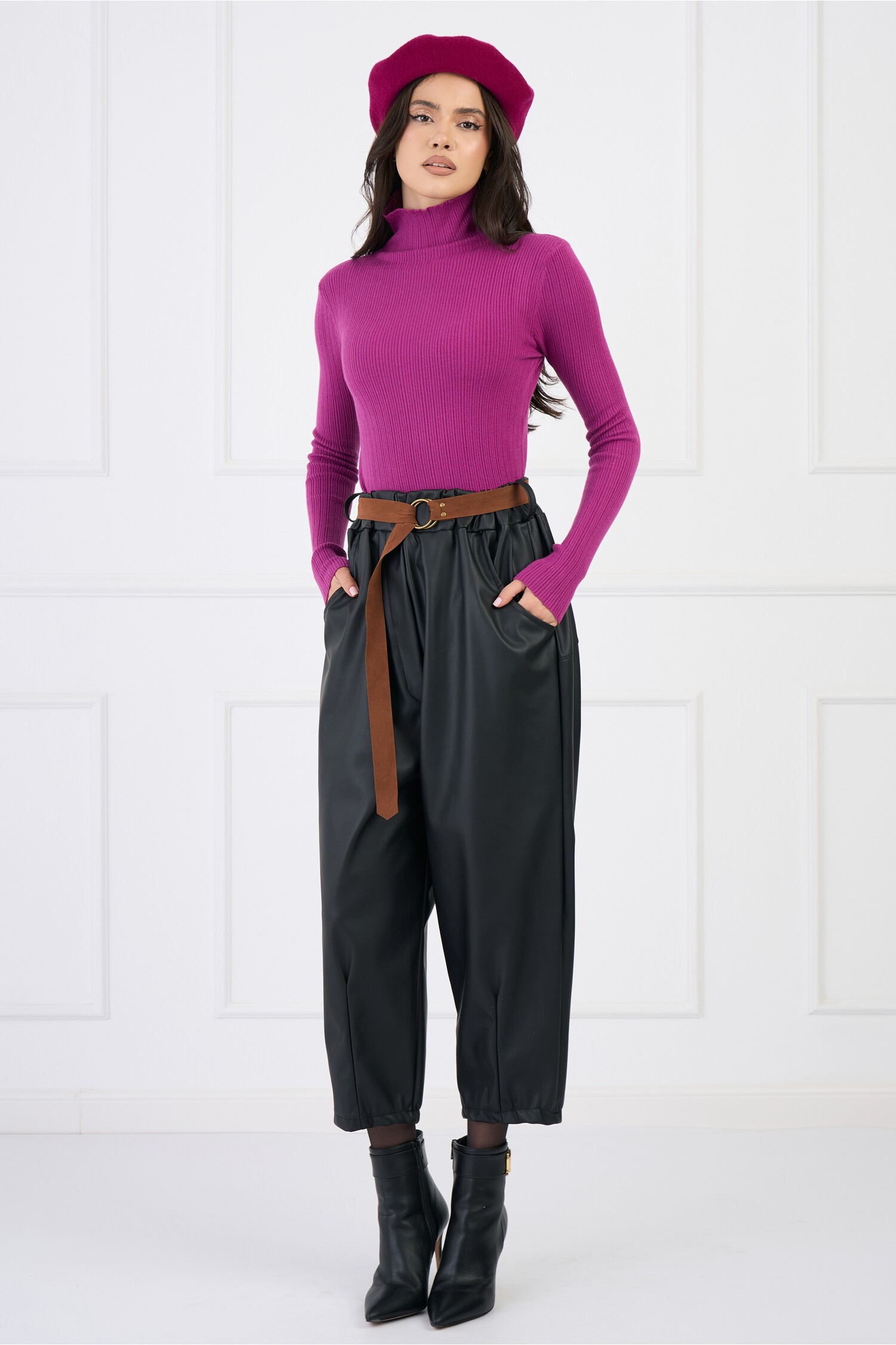 Pantaloni Piele Ecologică Negri cu Curea Inclusă