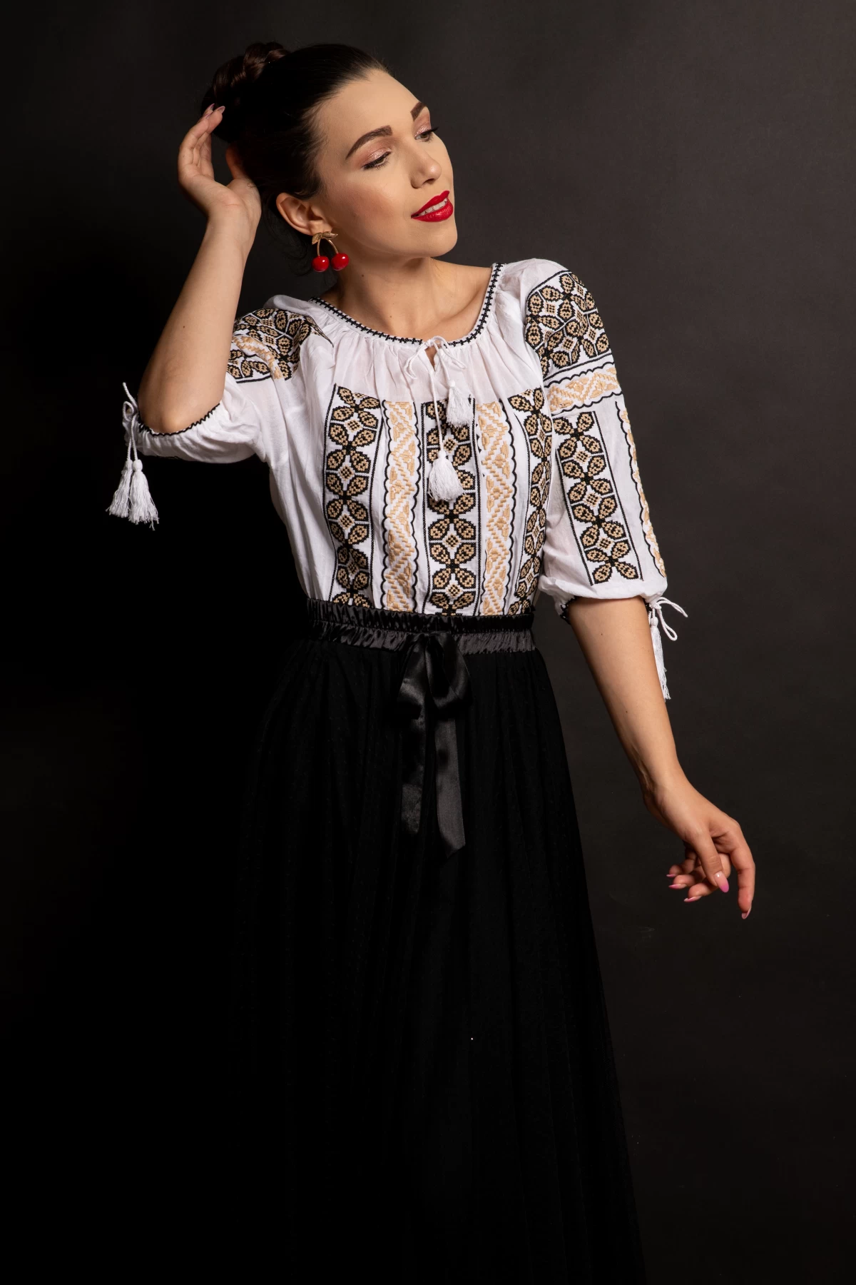 Ie Traditională Broderie Artizanală - Traditional
