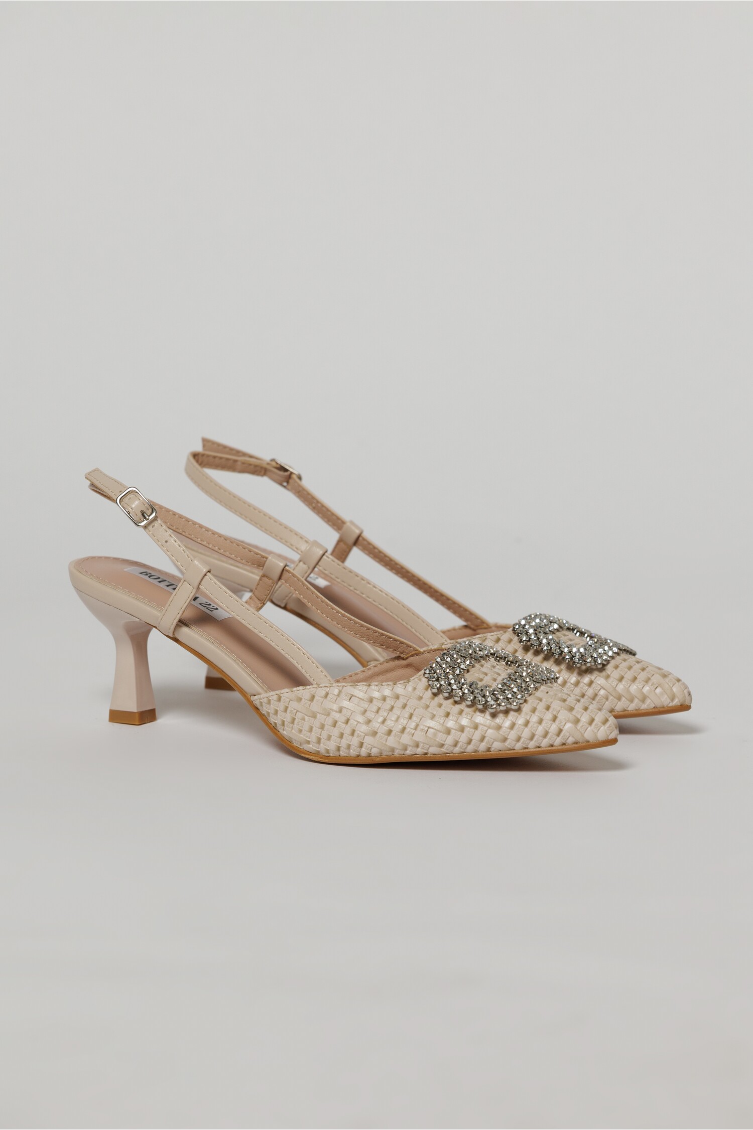 Pantofi bej împletiți eleganți cu pietre strălucitoare