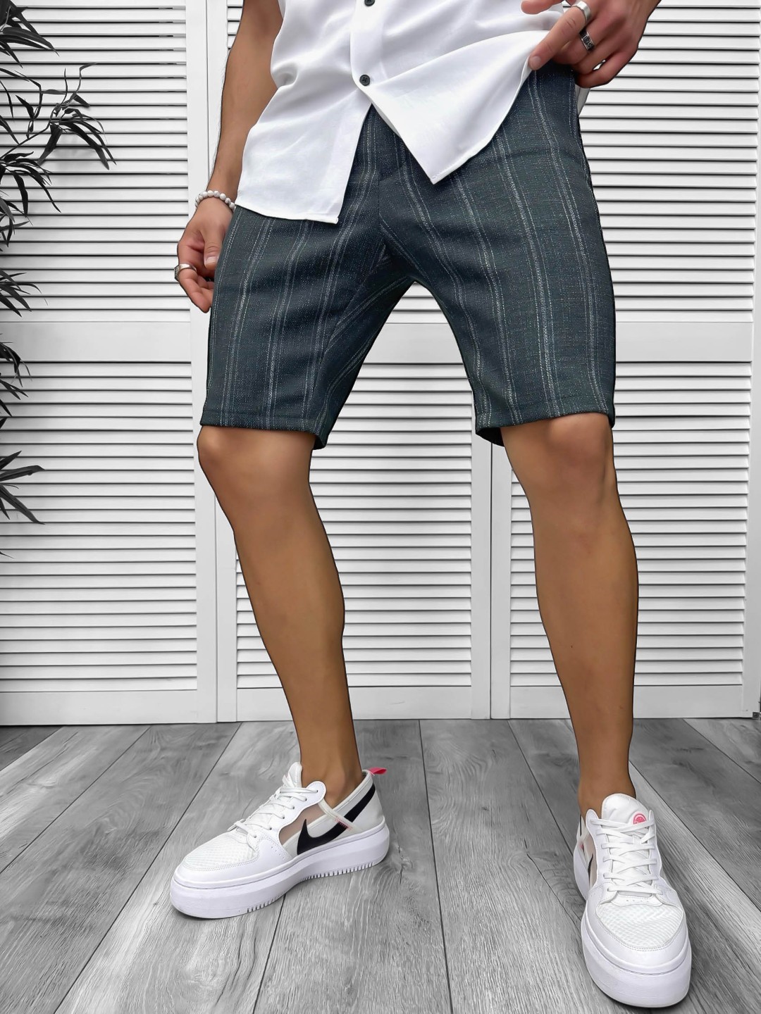 Pantaloni scurti casual cu imprimeu - confort si stil