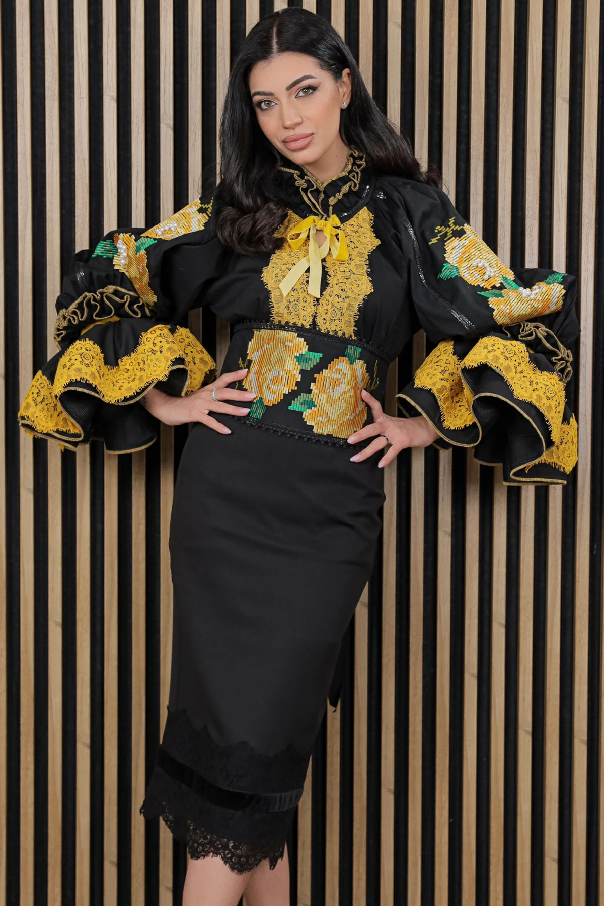 Ie Legendaria Floare de Soare | Brodată Tradițional