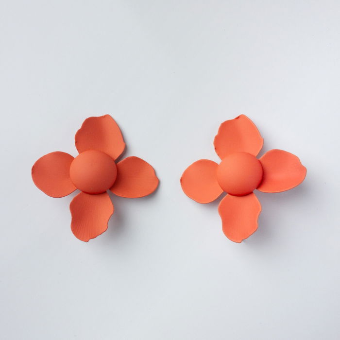 Cercei Floare Corai Mat | Eleganță Shopika