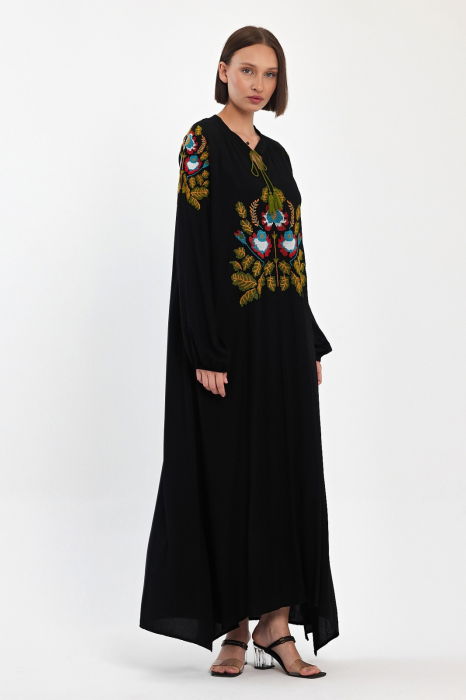 Rochie Neagră Broderie Tradițională Vale Woman