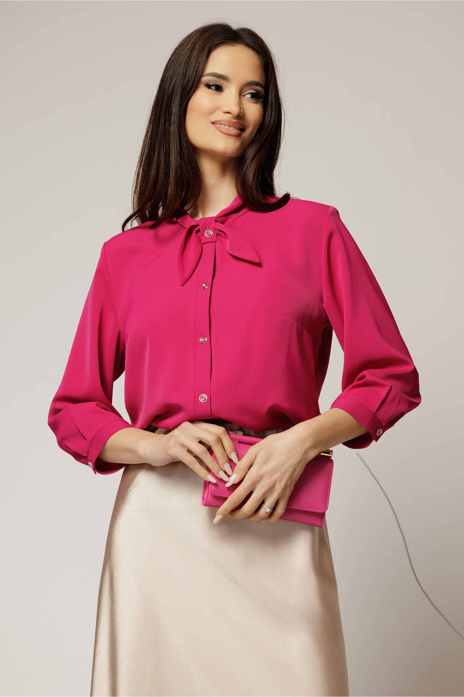 Cămașă Magenta Elegantă cu Fundă și Nasturi
