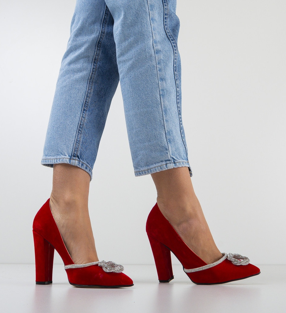 Pantofi Amintire Rosii - Eleganță și Stil