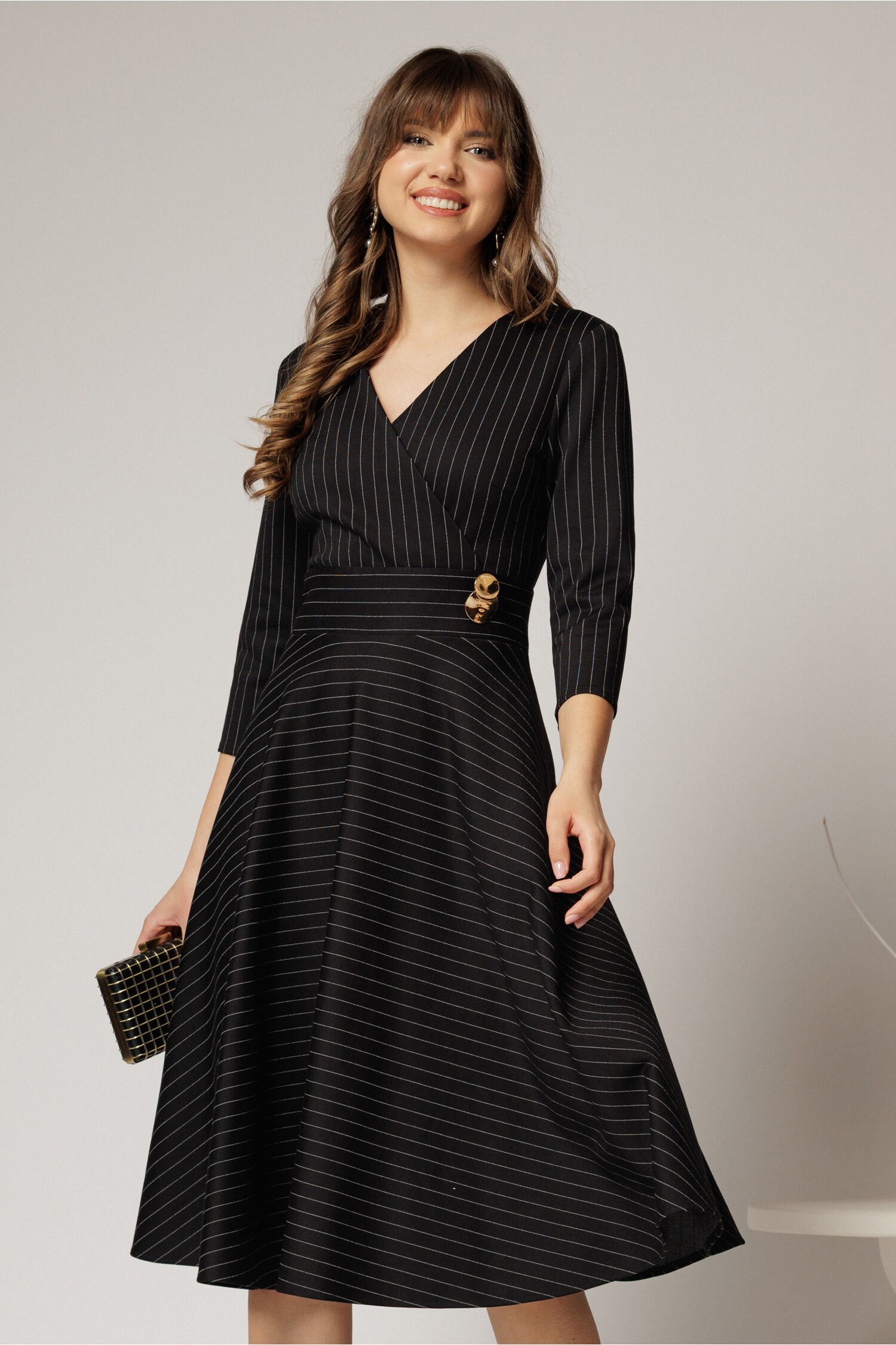 Rochie Neagră Midi Clos în Dungi DY Fashion