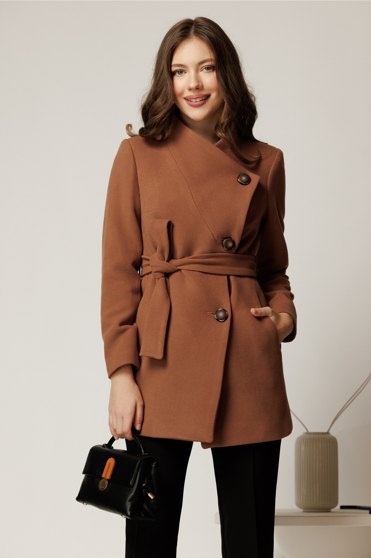 Palton Scurt Camel | Eleganță și Confort