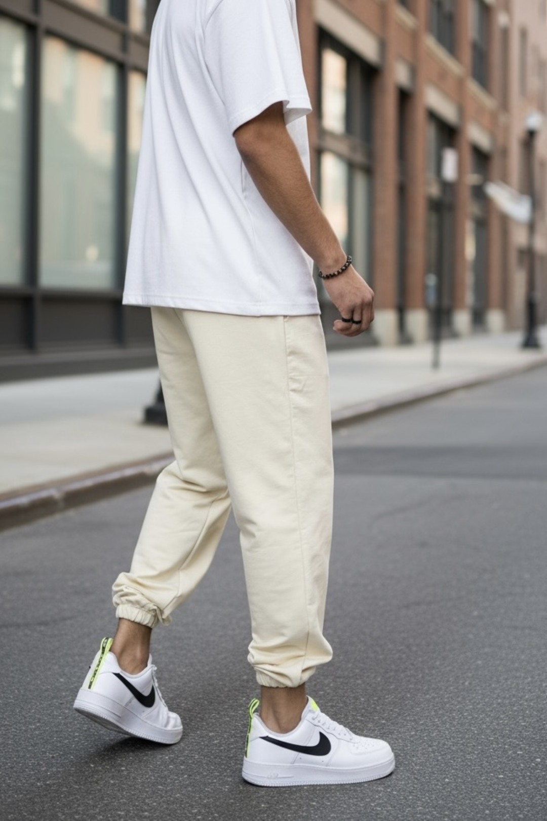 Pantaloni Trening Cargo Bej Conici | Stil & Confort