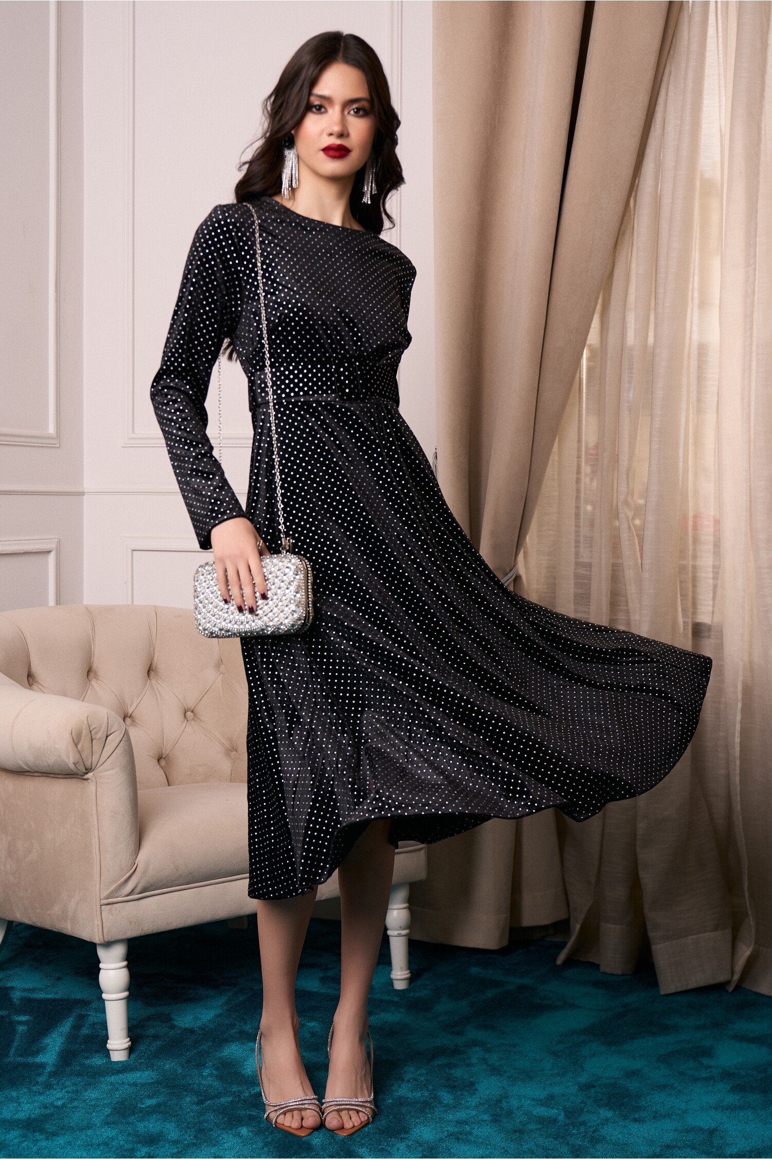 Rochie Catifea Neagră Elegantă cu Strasuri
