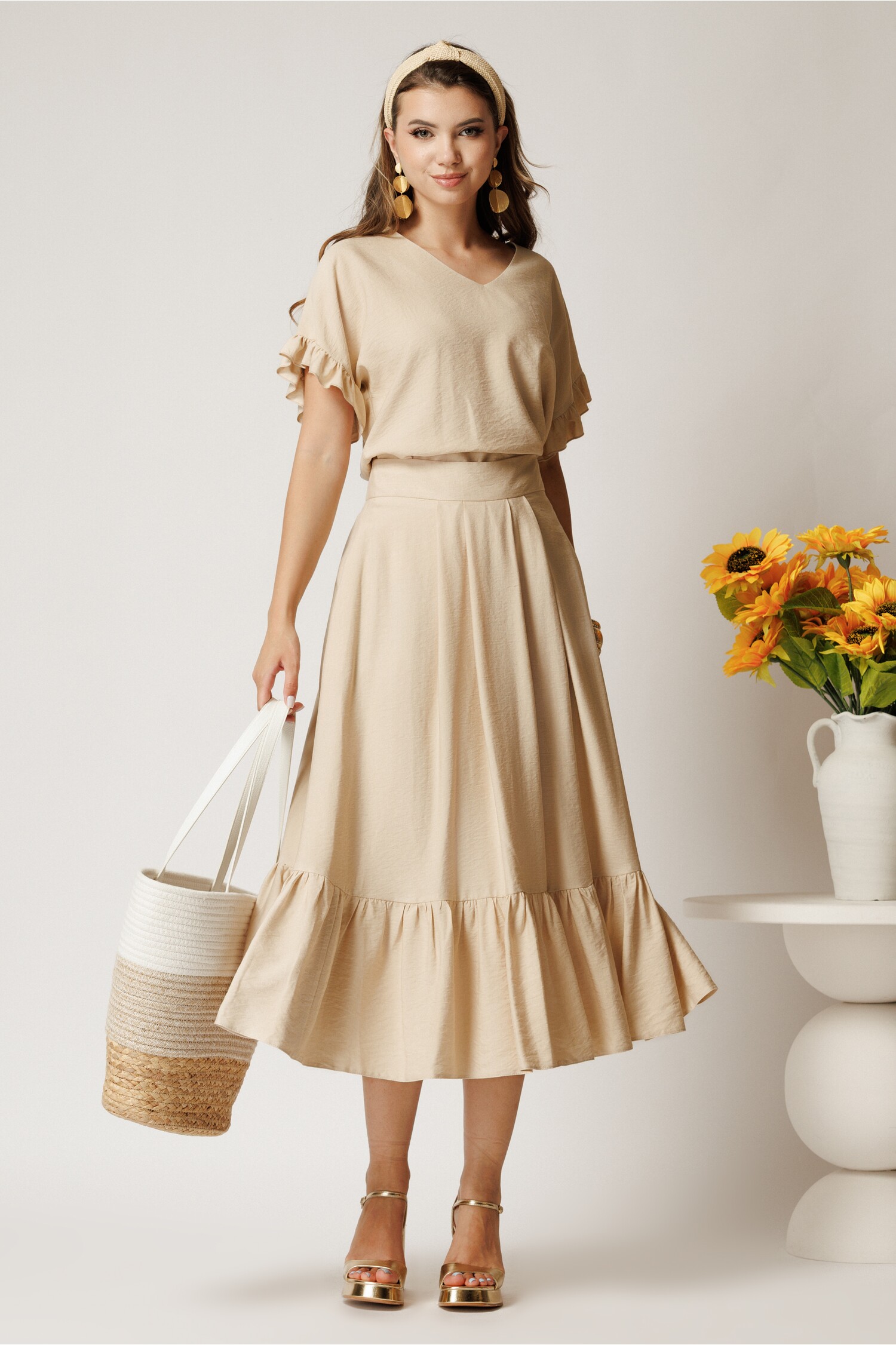 Fusta Midi Bej cu Volan | Eleganță și Confort
