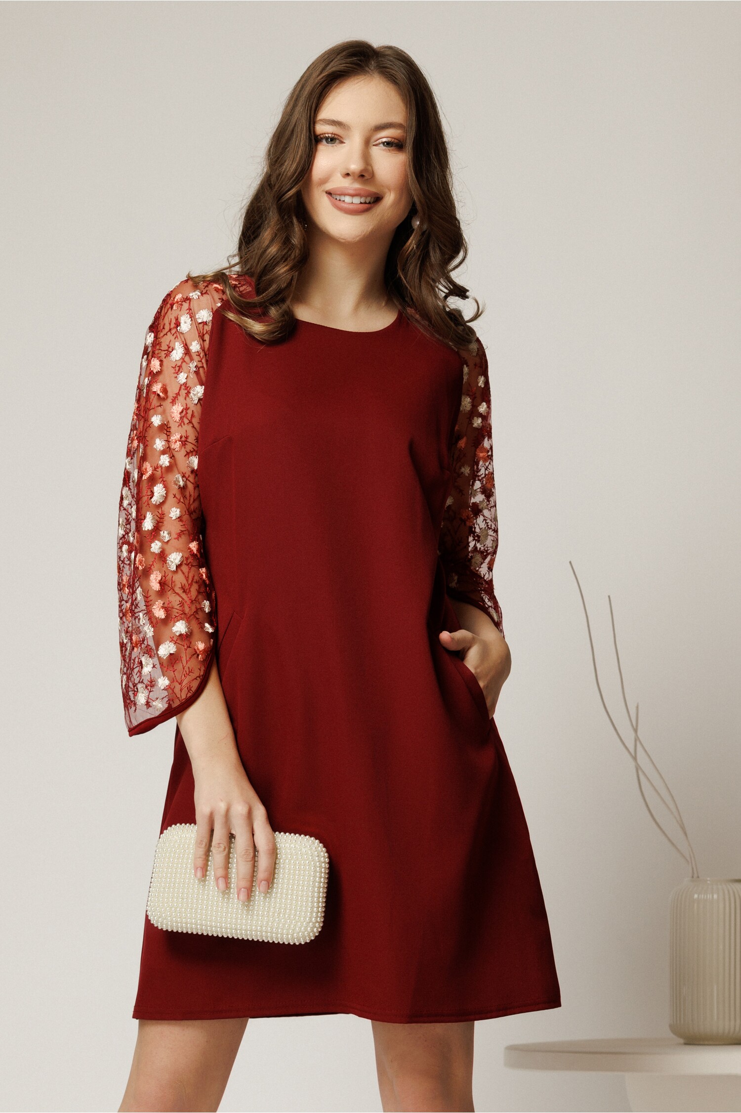 Rochie Andrea Bordo cu Croi Cambrat Elegant