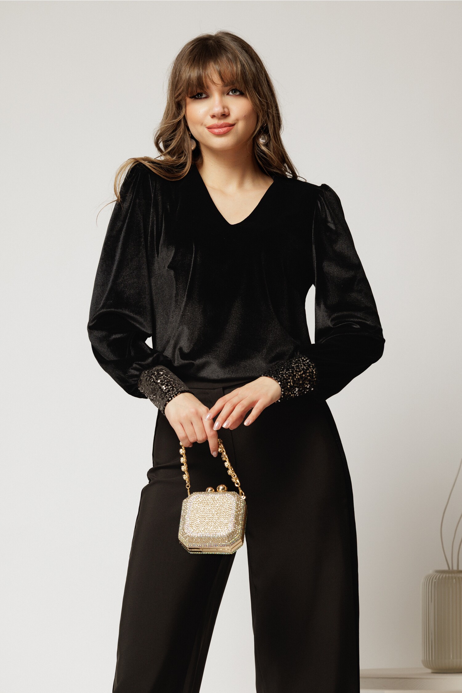 Bluză Catifea Neagră cu Paiete | Eleganță Relaxată