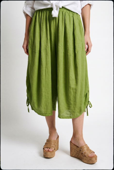 Pantaloni 3 4 marimi mari din in si vascoza cu croi balon, verde olive