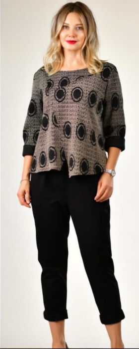 Bluza Shopika cu croi lejer - confort maxim
