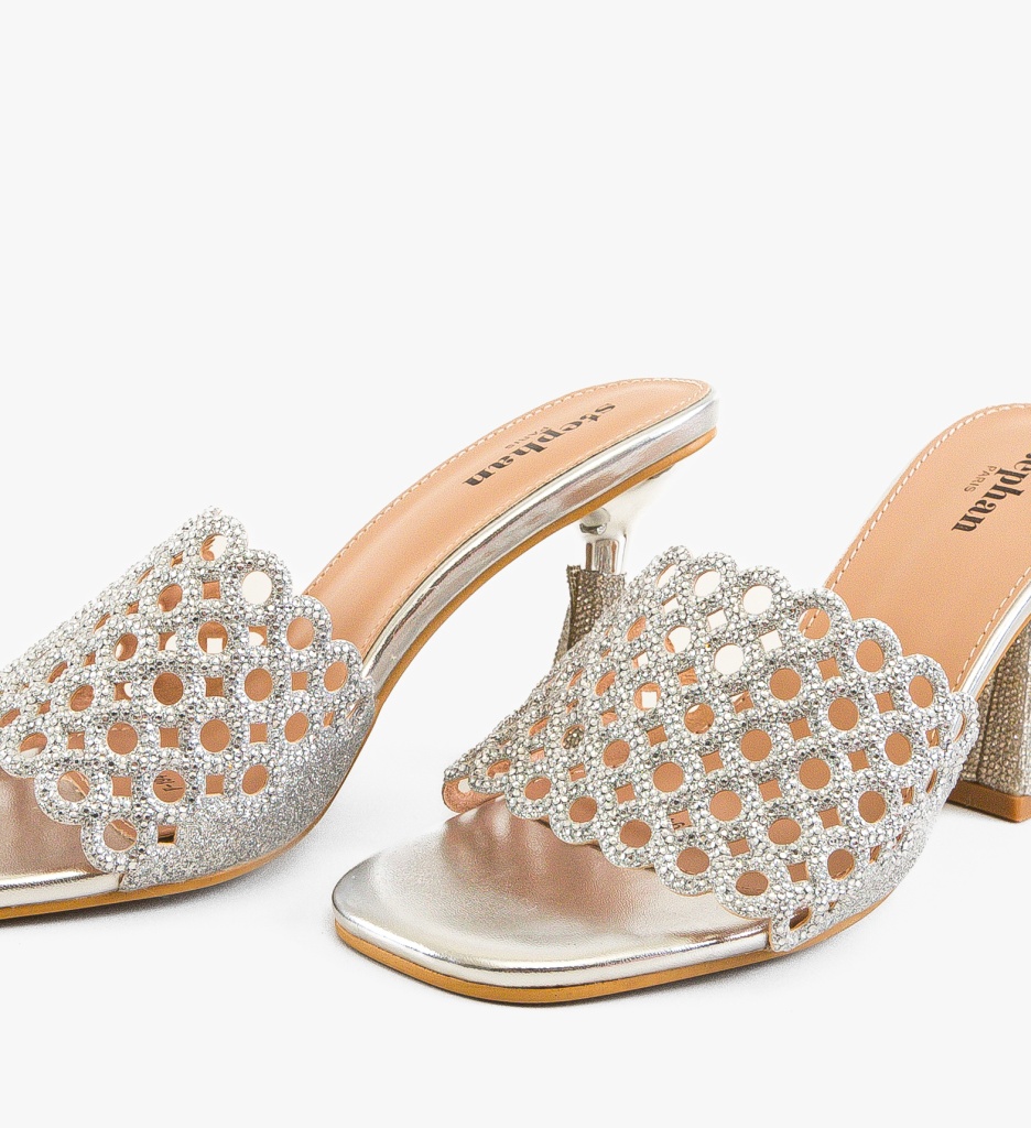 Saboti Huwfol Argintii cu Toc Elegant