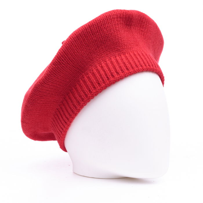 Beretă Roșie din Lână Shopika | Eleganță și Stil