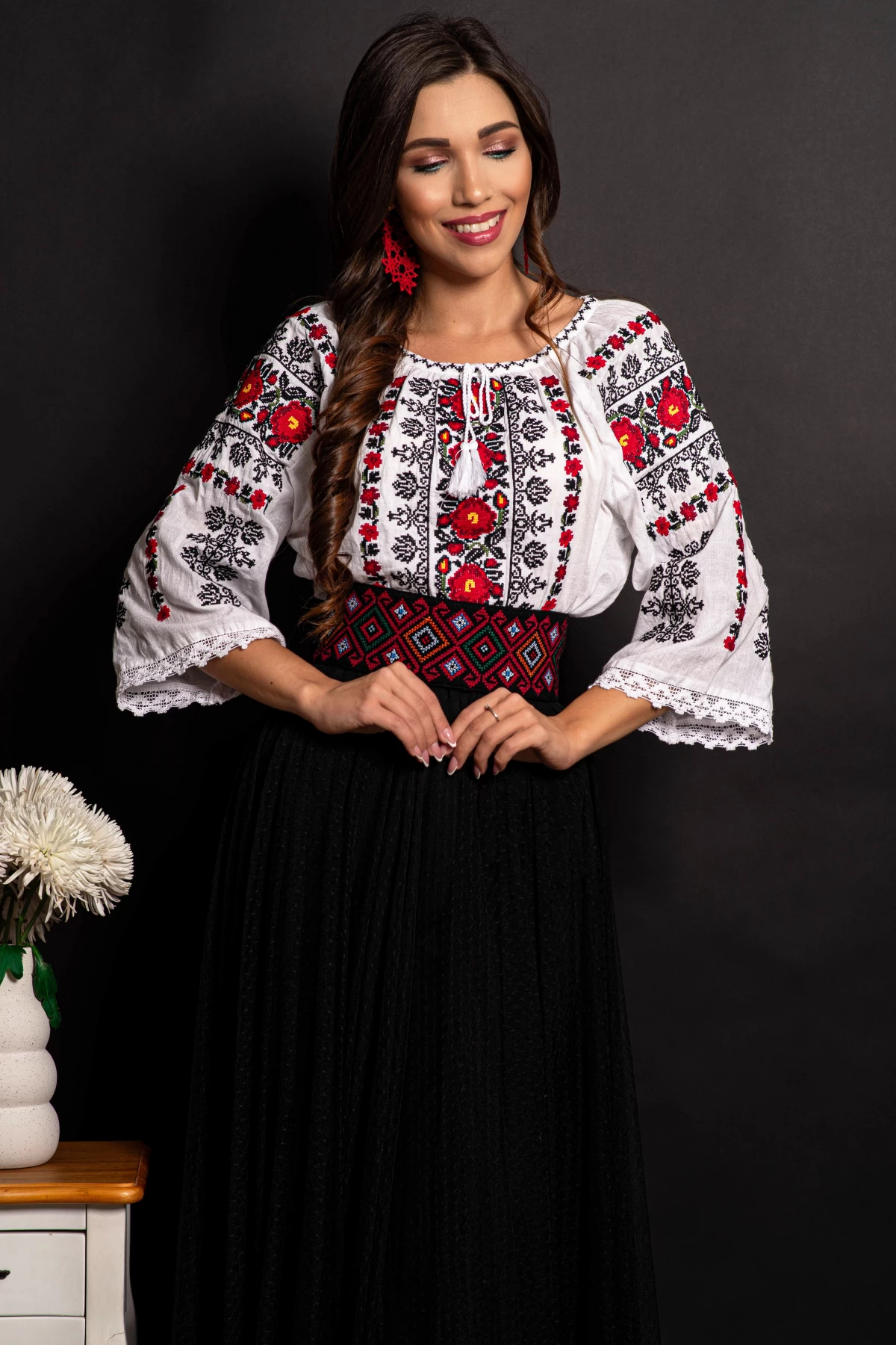 Ia Traditional Marilena: Eleganță și Broderie
