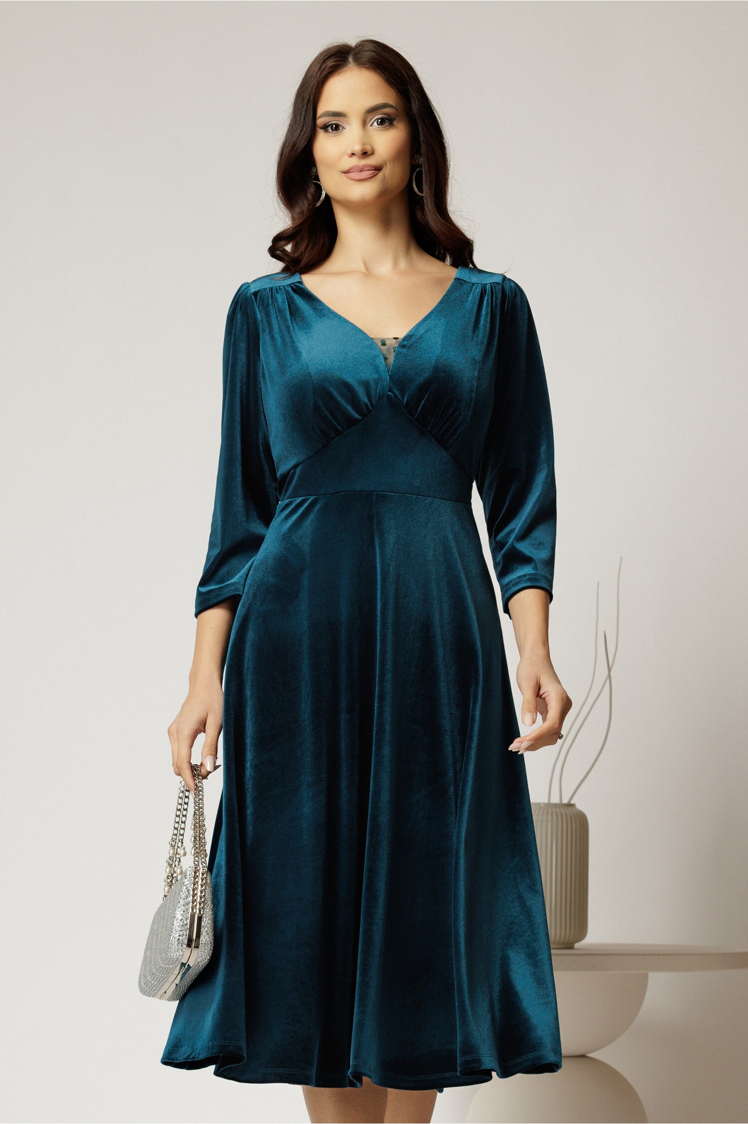 Rochie Catifea Verde Eleganta cu Decolteu V